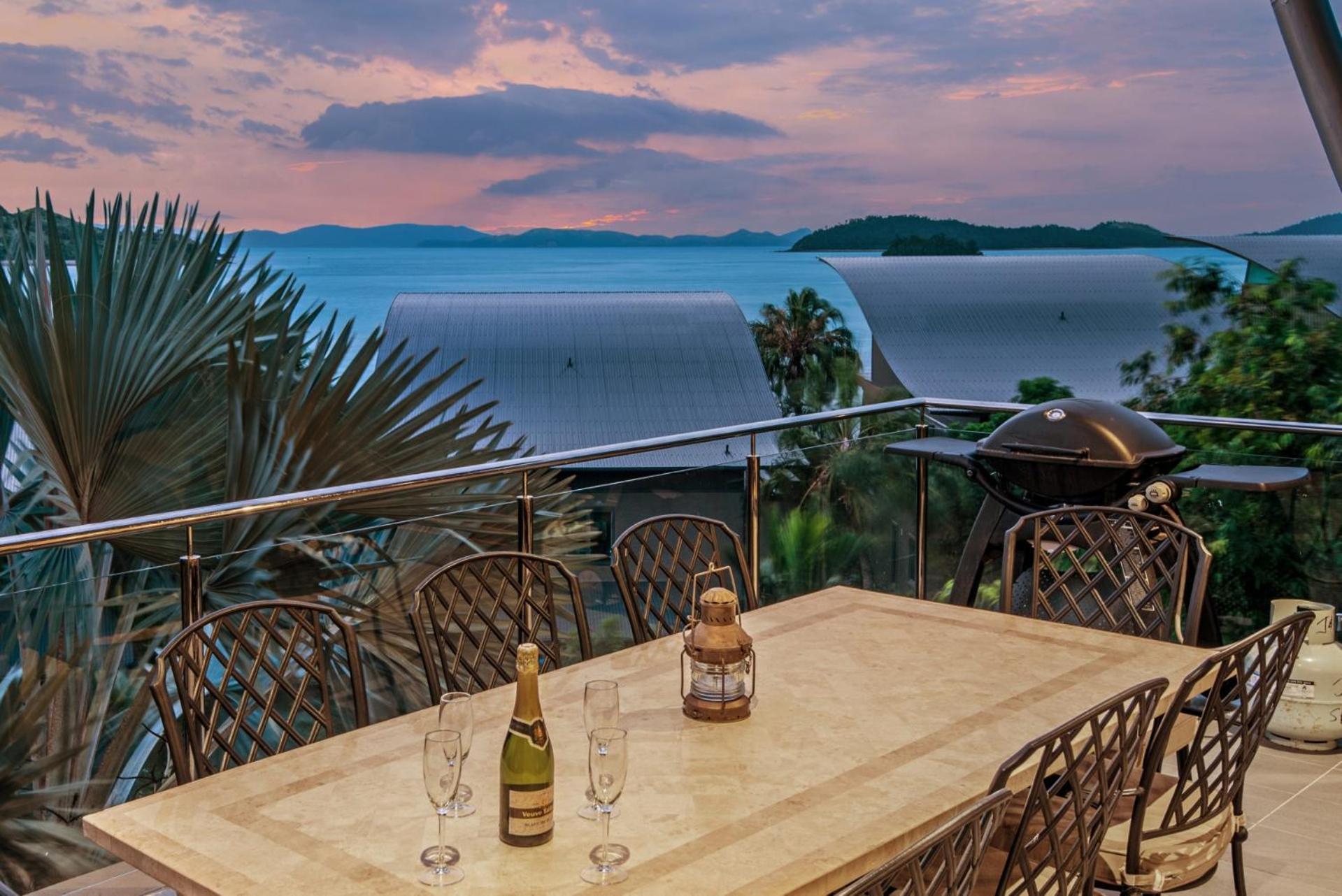 Yacht Club 33 Serenity House Ocean Views 2 Buggies جزيرة هاميلتون المظهر الخارجي الصورة